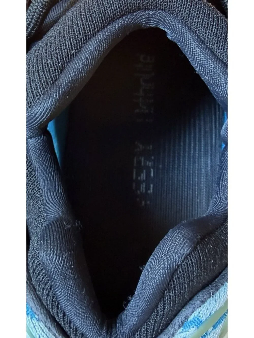 Adidas Yeezy 700 V3 Arzareth Blue Glow In The Dark G54850 Men’s Size 6.5